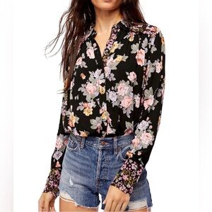 ✨NWT- Free People Hold Onto Me Floral Button Down Top women’s size small
